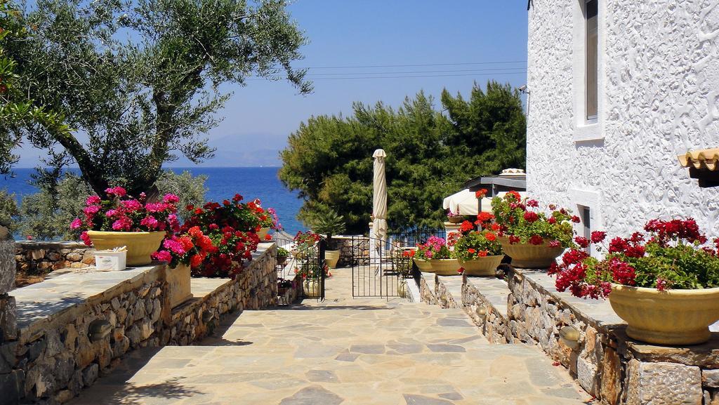 Four Seasons Hydra Luxury Suites Luaran gambar